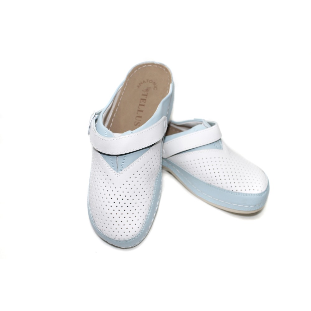 Сабо женские из натуральной кожи в бело-голубом цвете с ремешком и стелькой из нубука