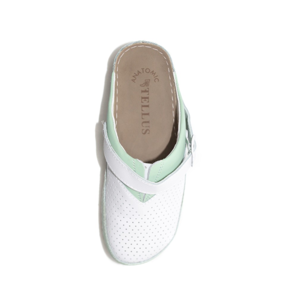 Сабо женские из натуральной кожи в бело-зелёном цвете с ремешком и стелькой из нубука