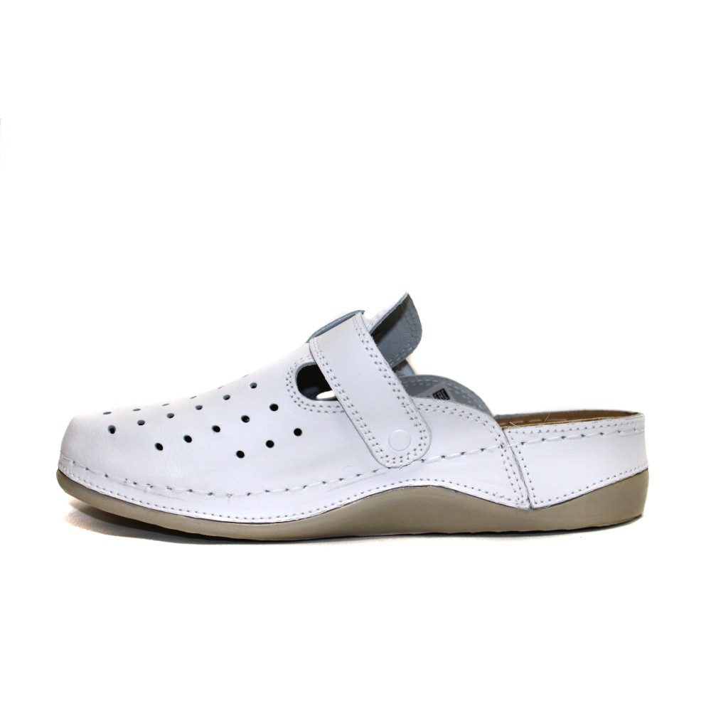 Сабо женские из натуральной кожи в белом цвете с крупной перфорацией