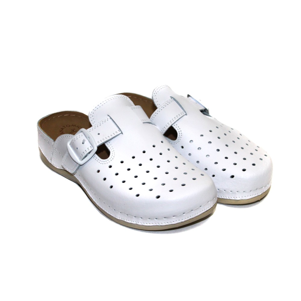 Сабо женские из натуральной кожи в белом цвете с крупной перфорацией