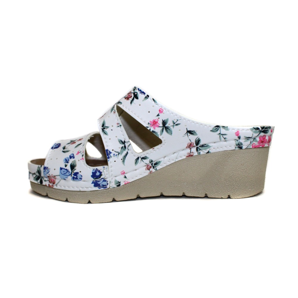 Сабо женские на каждый день из искуссвенного нубука на ремешке с открытым носом и принтом