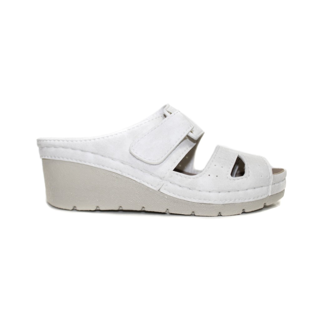 Сабо женские на каждый день из искуссвенного нубука на ремешке с открытым носом цвет белый