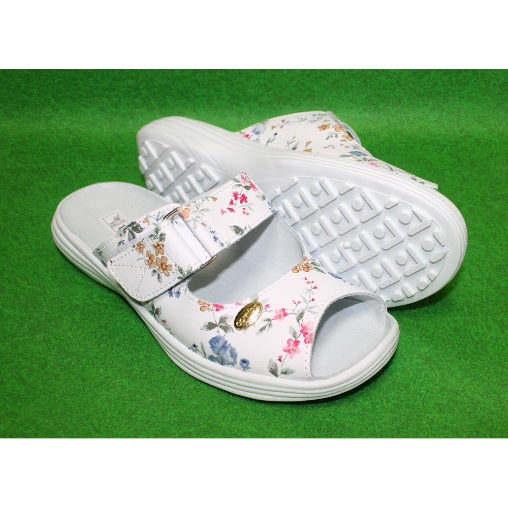 Сабо женские из натуральной кожи на липучке с открытым носом цвет белый с принтом