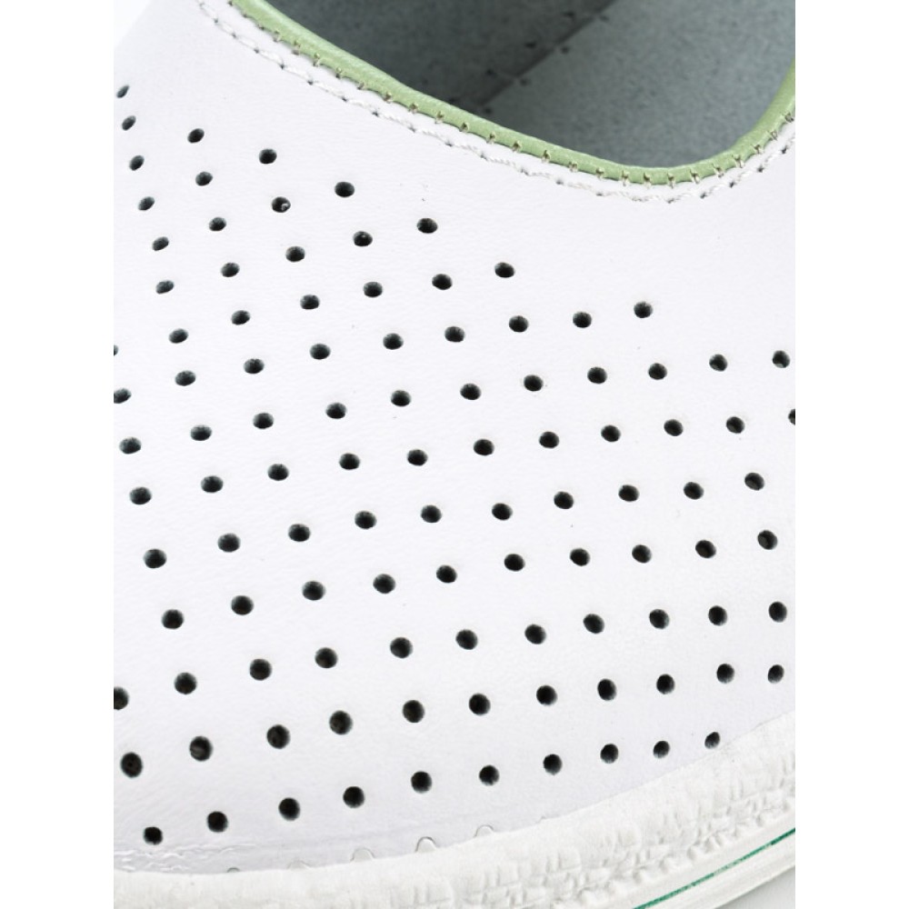 Сандалии сабо женские из натуральной кожи с зелёным ремешком на ровной подошве цвет белый