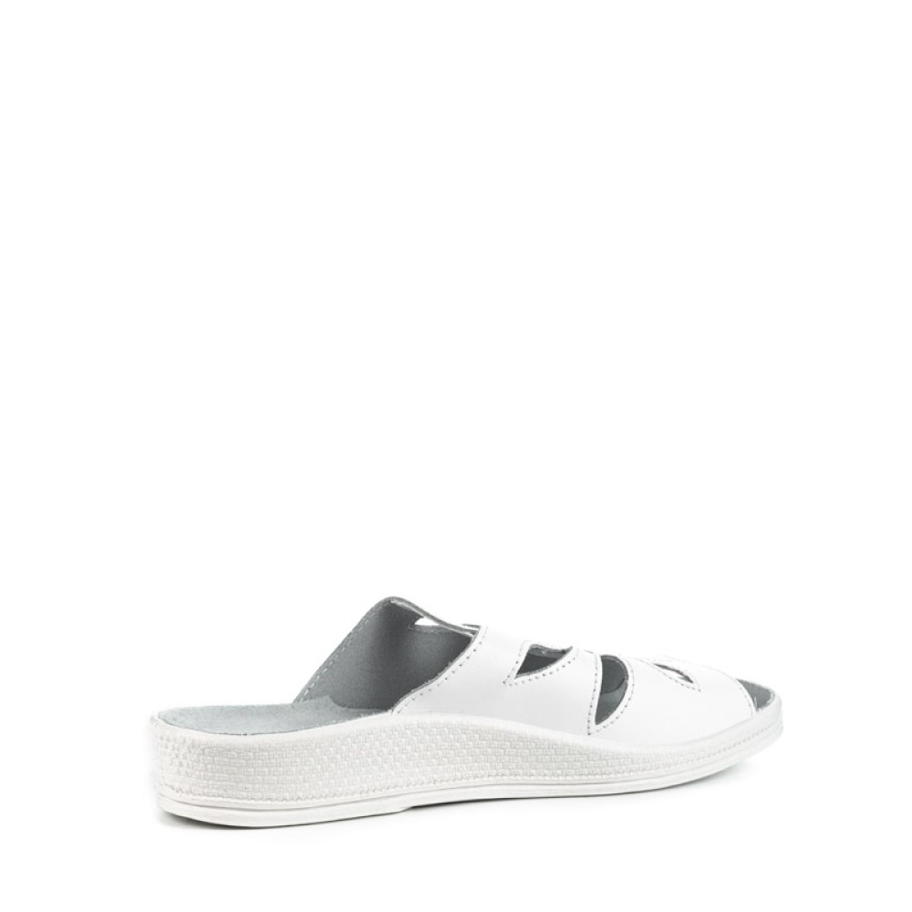 Сабо женские с узорной перфорацией из натуральной кожи с открытым носом и натуральной стелькой цвет белый