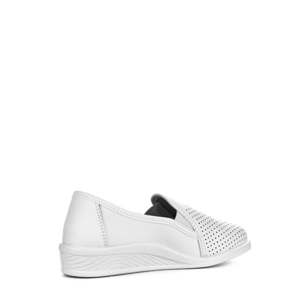 Туфли женские из натуральной кожи с перфорацией на ПВХ подошве цвет белый